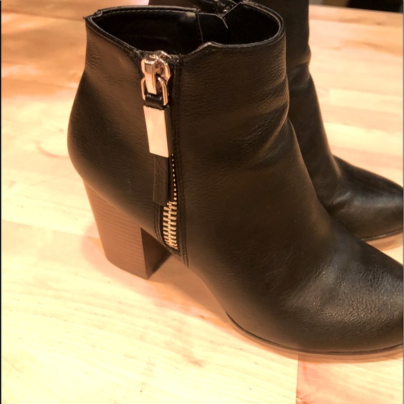 Booties- cute Apt 9 size 8 booties- black - Picture 1 of 4